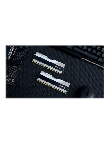 G.Skill | Trident Z5 RGB | 32 GB | DDR5 | 6400 MHz | PC/server | Registered No | ECC No
