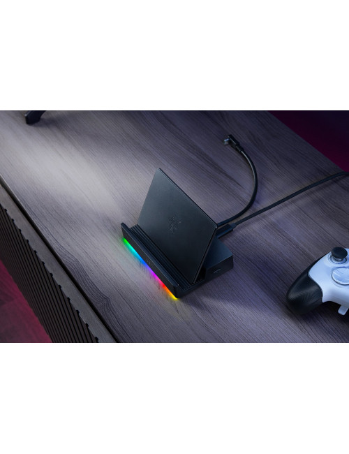 Razer | Handheld Dock Chroma - USB Type C 6-in-1 Docking Station