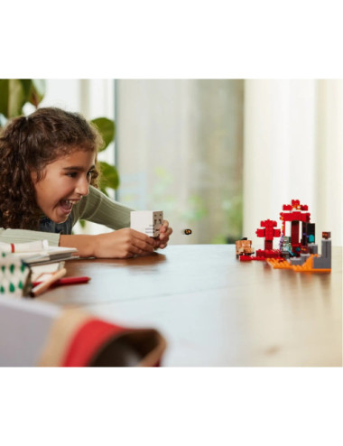 LEGO MINECRAFT 21255 THE...