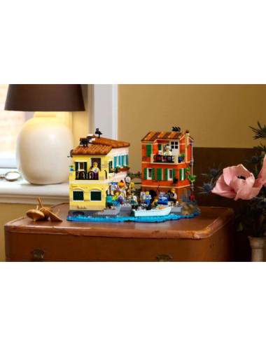 LEGO IDEAS 21359 Italian...