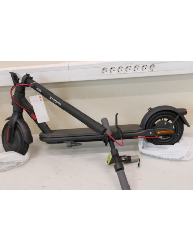 SALE OUT. Xiaomi Electric Scooter 4 Lite EU | Xiaomi Electric Scooter 4 Lite EU | 300 W | 25 km/h | 8.5 " | 3 month(s) | Black |